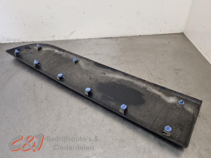Sierstrip van een Opel Movano, Gebruikt, -, -, Opel