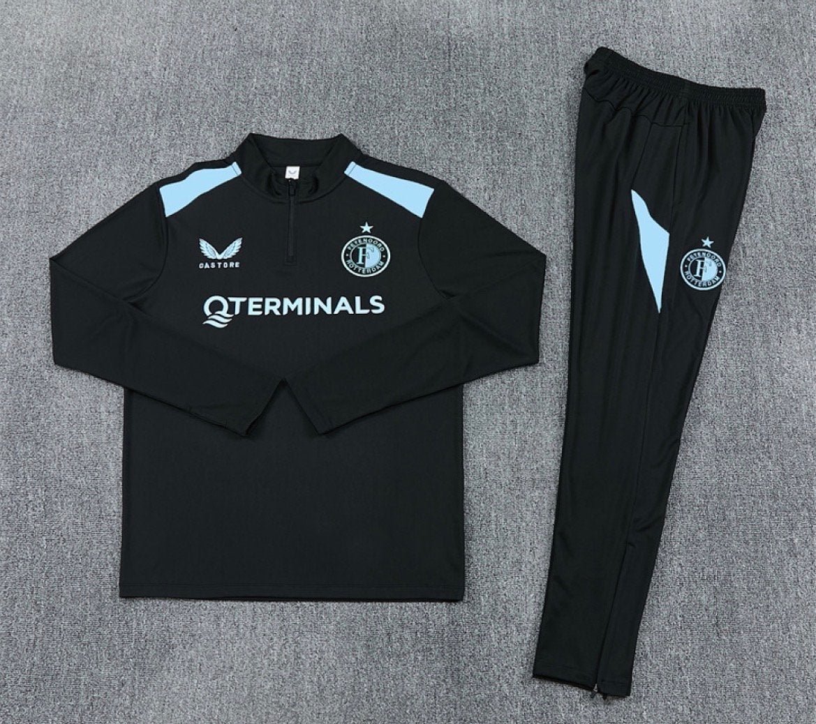 Feyenoord trainingspak - Maten S t/m XL beschikbaar, Zwart, Overige maten, Ophalen of Verzenden, Zo goed als nieuw