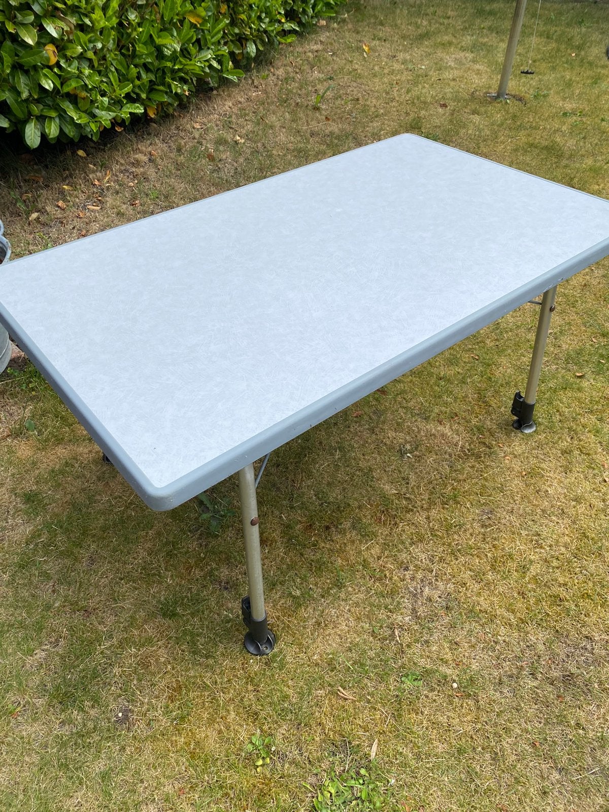 mooie grote camping tafel, Caravans en Kamperen, Kampeermeubelen, Ophalen, Gebruikt, Campingtafel