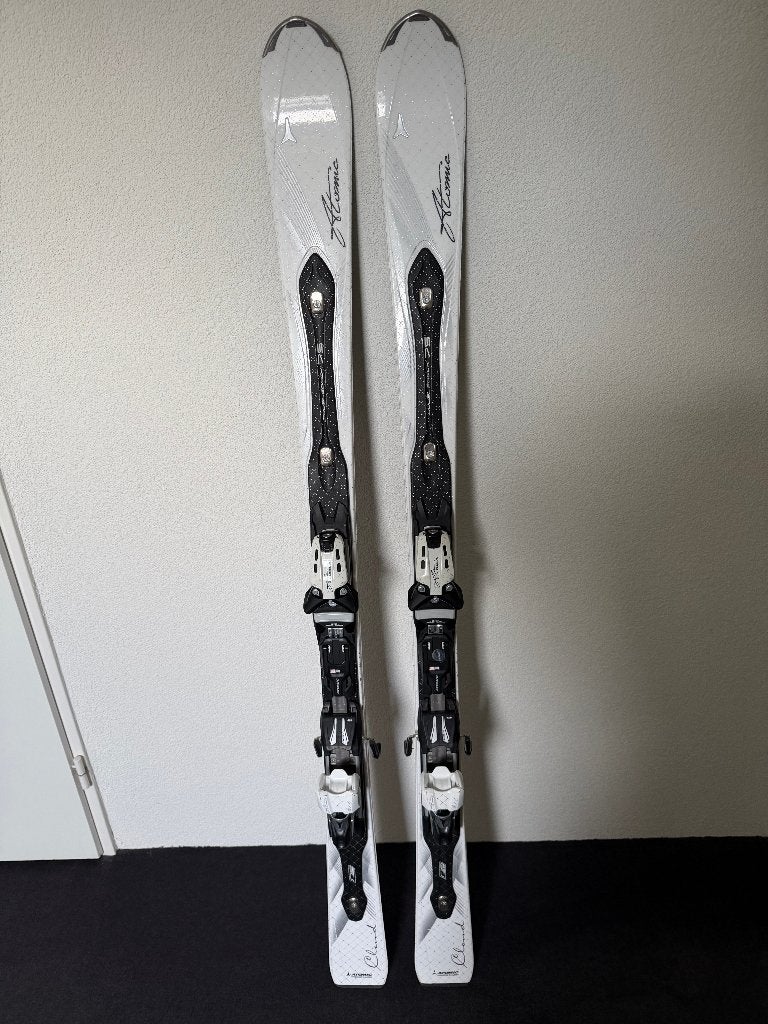 Zo goed als nieuwe dames ski’s Atomic Cloud 75 D2 (157cm), Sport en Fitness, Skiën en Langlaufen, Ophalen, 140 tot 160 cm, Zo goed als nieuw