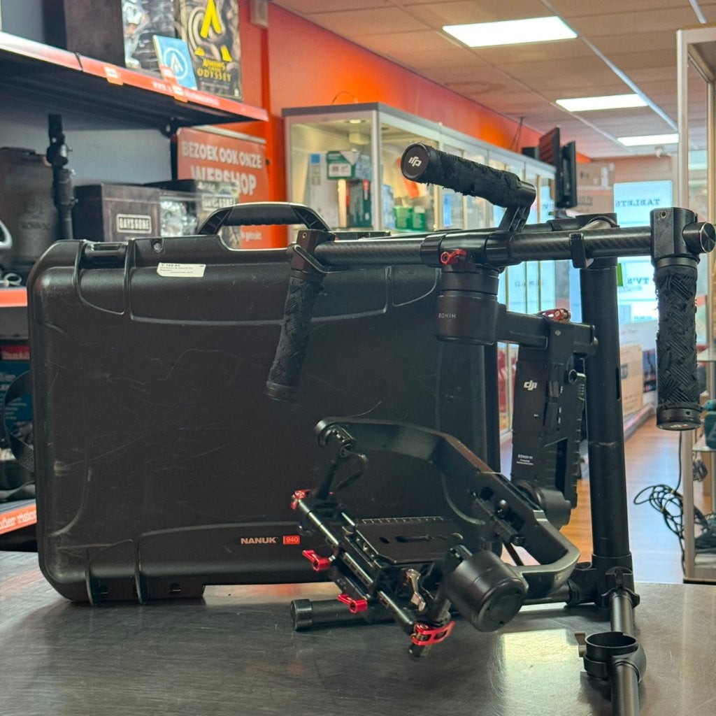 DJI Ronin M Gimbal Inc flighcase, DJI, Zo goed als nieuw, Inform@dji.com, DJI Sky City
No. 55 Xianyuan Road
Nanshan District, Shenzhen
China
