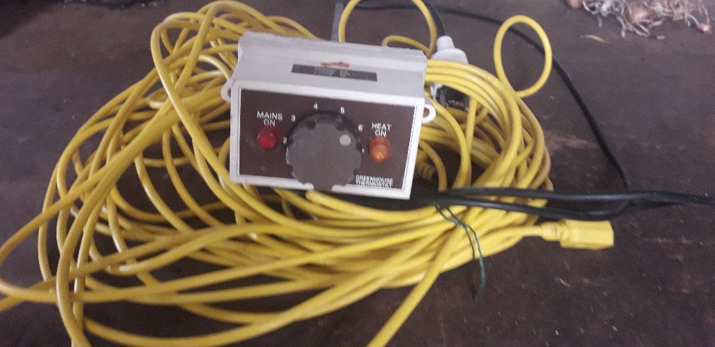 Broeikas thermostaat met 24,4 m.verwarmingskabel, Overige materialen, Gebruikt, Kweekkas, Ophalen of Verzenden