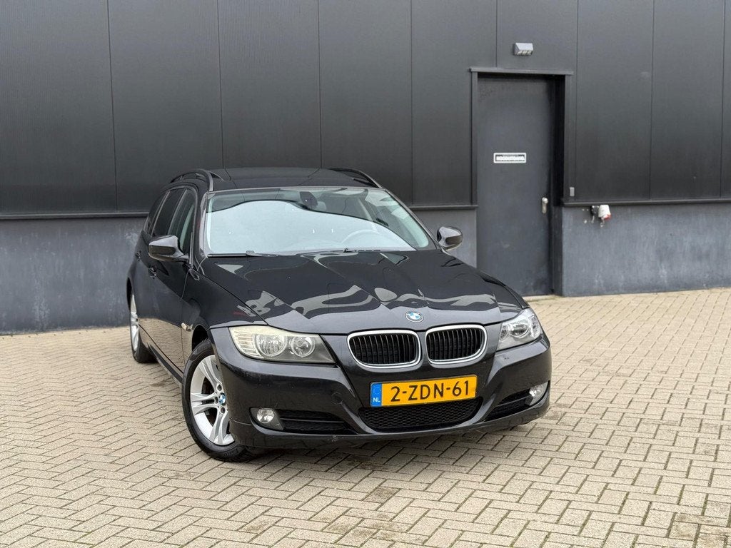 BMW 3-serie Touring 318d Executive FACELIFT|PANO|AUTOMAAT|NA, Auto's, BMW, Automaat, Zwart, 4 cilinders, Zwart