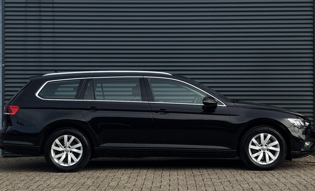 VOLKSWAGEN Passat Variant 1.5 TSI 150pk DSG Comfort Business, Automaat, 12 maanden, 4 cilinders, Zwart