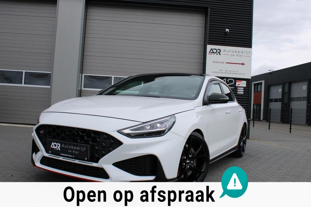 Hyundai I30 Fastback 2.0 T-GDI 280PK/PANO/LED/CAMERA/SCHAAL/, 1998 cc, 1380 kg, Gebruikt, Zwart