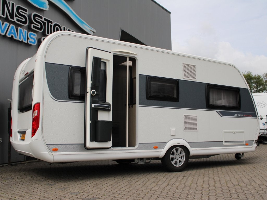 Hobby De Luxe 495 UL Mover Voortent Enkele Bedden Hordeur, Schokbreker, Rondzit, Hobby, Bedrijf