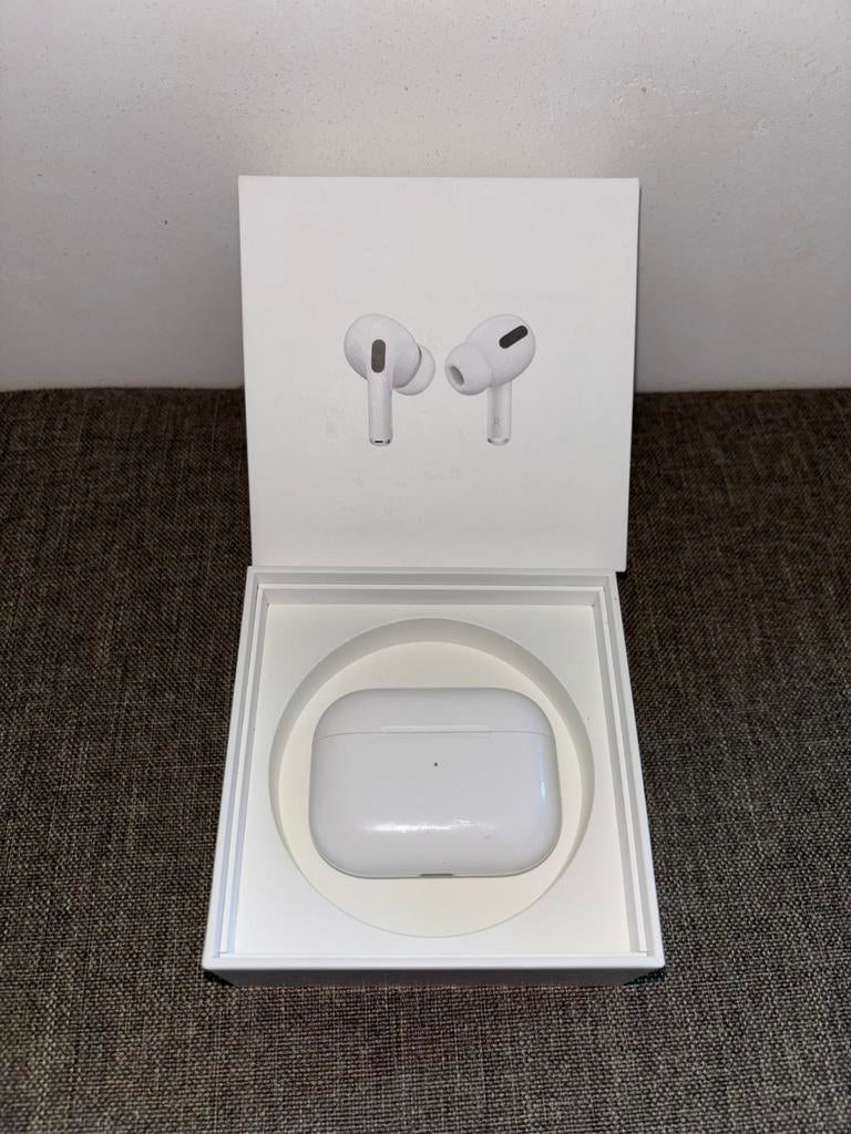 Apple AirPods Pro in doos (exclusief oplaadkabel), Telecommunicatie, Mobiele telefoons | Oordopjes, Ophalen, Gebruikt, In gehoorgang (in-ear)