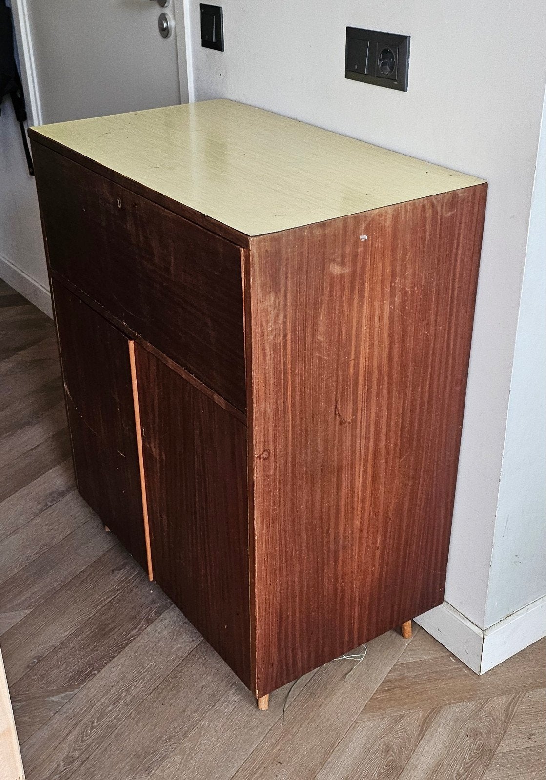 Vintage houten meubel met deuren, Ophalen