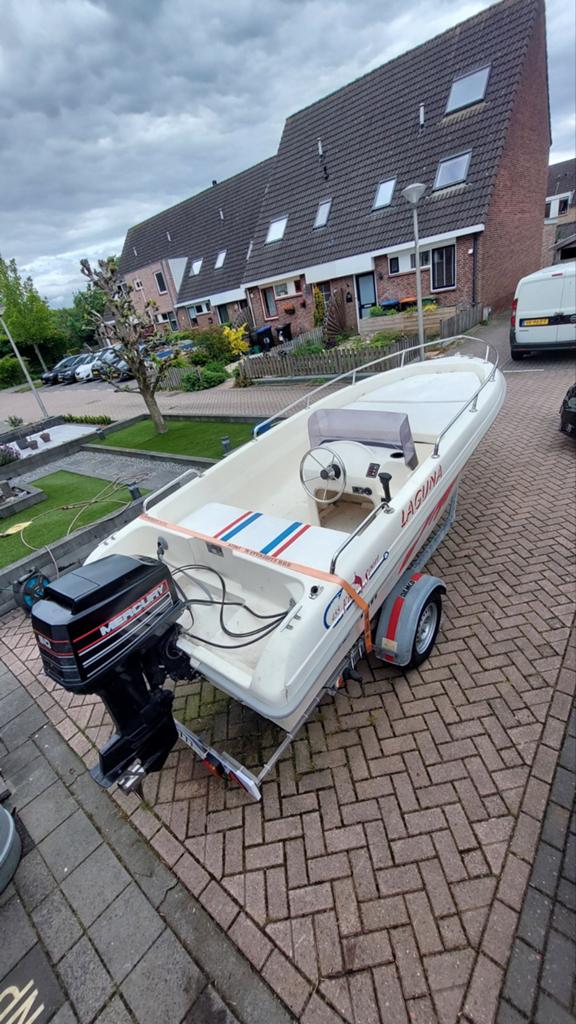 Mooie Laguna 4.55 met 60 pk Mercury autolube en Damco traile, Ophalen, Gebruikt, 4 m, Elektrische start