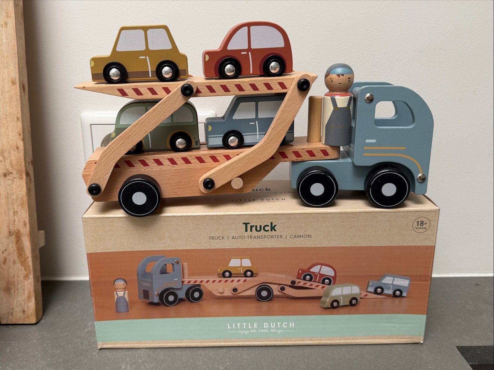 Little Dutch Houten Auto Transporter Truck met Auto's, Ophalen, Zo goed als nieuw