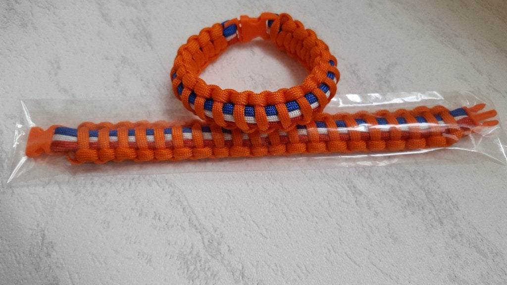 Te dragen tijdens WK voetbal: parabracelet armbanden, Ophalen of Verzenden, Nieuw, Feestartikel, Oranje of Koningsdag