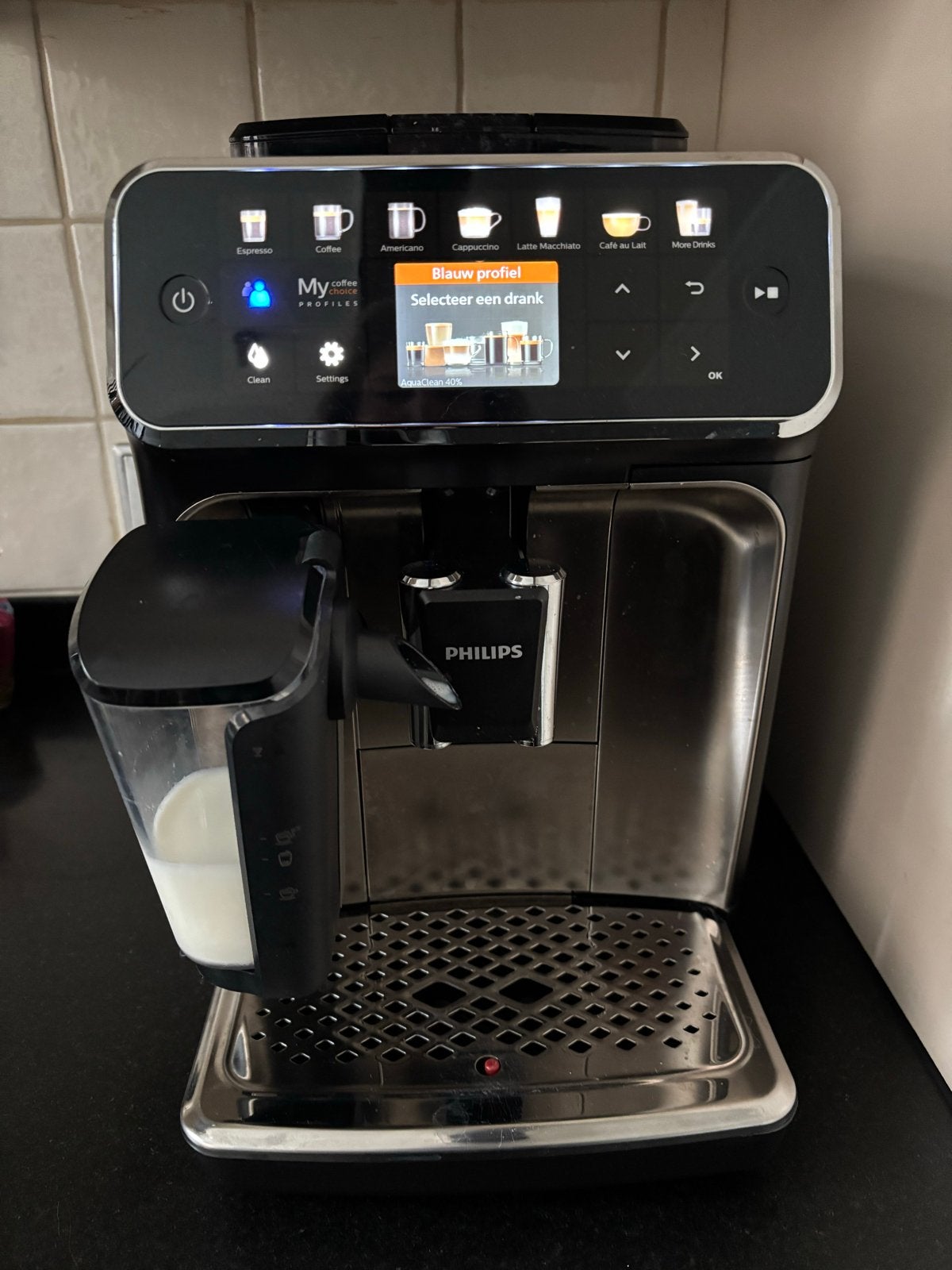 Philips LatteGo 5400 (EP5447)Koffiemachine Zo goed als nieuw, Ophalen of Verzenden, Zo goed als nieuw, Espresso apparaat, Koffiebonen
