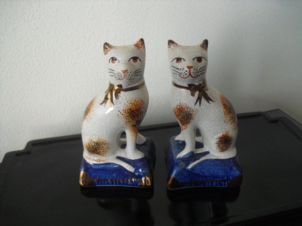 set Staffordshire katten blauwe kussen Engeland kat 10,5 cm, Verzamelen, Ophalen of Verzenden, Zo goed als nieuw, Dier