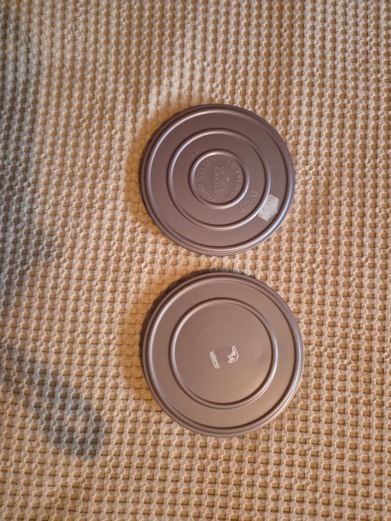 2x metalen ronde doos voor oude  super 8 filmspoelen, Ophalen of Verzenden, Voor 1940, Overige typen