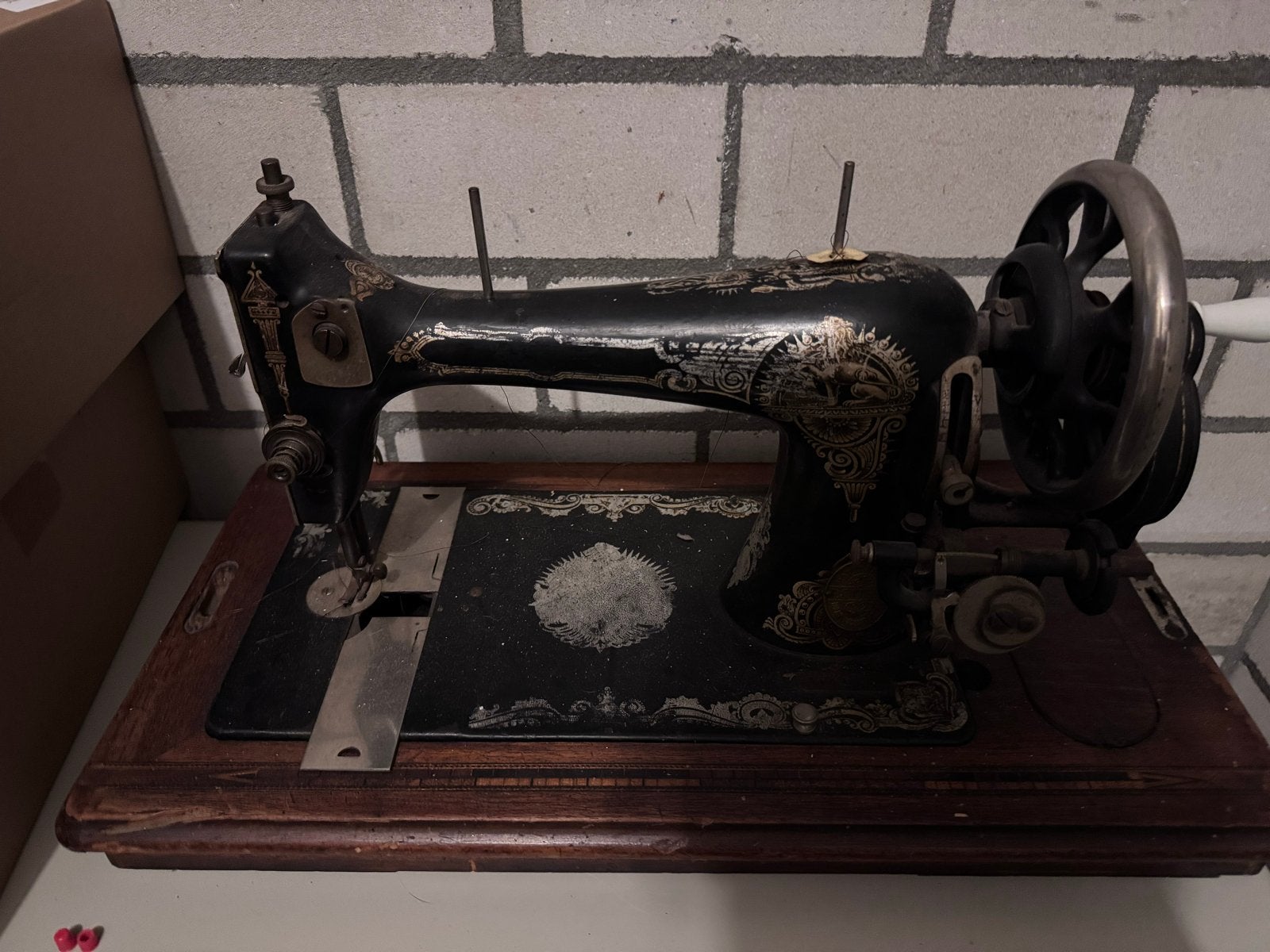Antieke Naaimachine - Decoratief Stuk, Antiek en Kunst, Ophalen