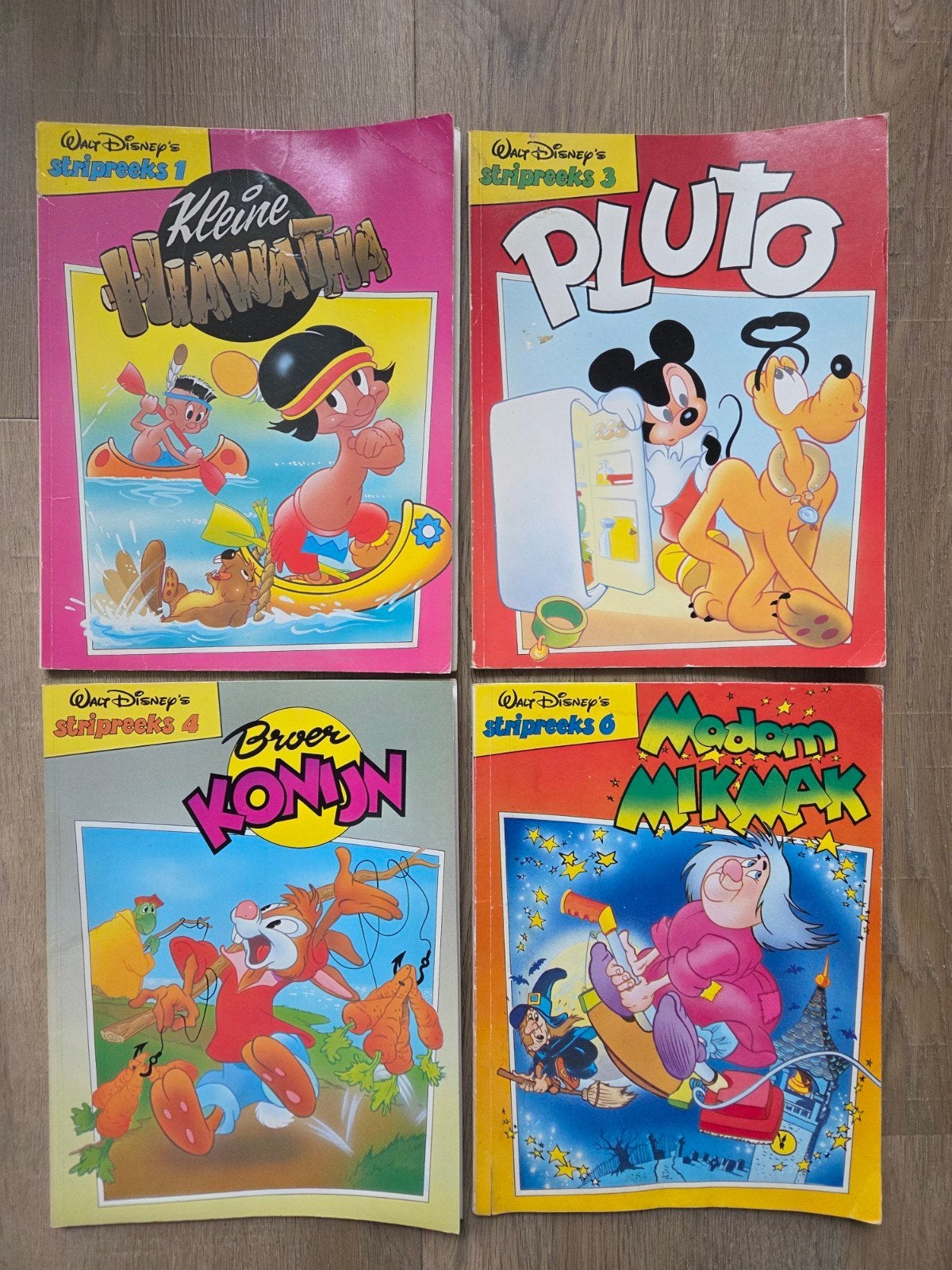 Goofy  boze wolf  hiawatha  Pluto rakker broer konijn willie, Meerdere comics, Ophalen of Verzenden, Gelezen, Europa