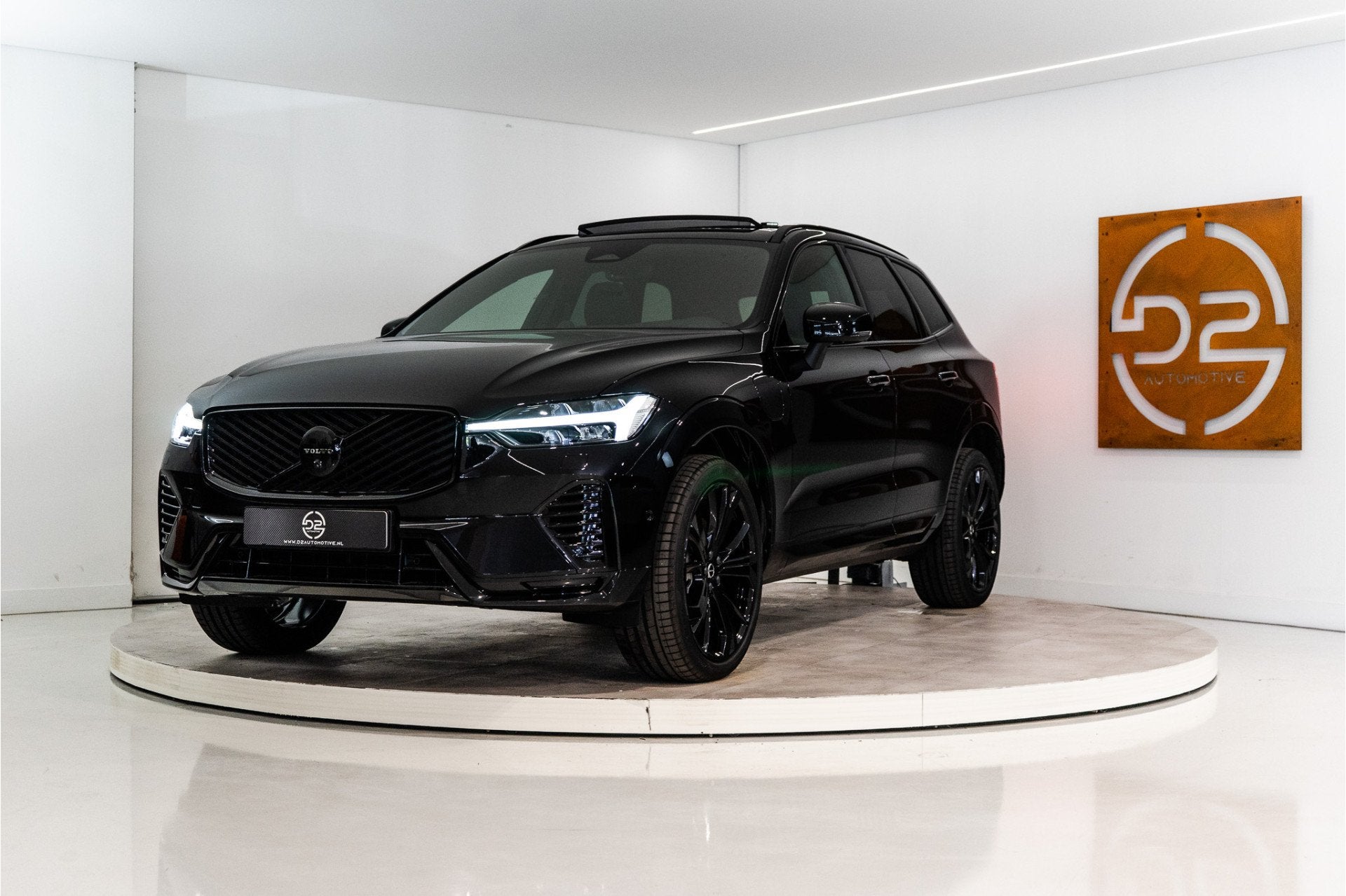 Volvo XC60 2.0 T6 Plug-in hybrid AWD Ultra Black Edition | N, Automaat, 4 cilinders, Zwart, Bedrijf