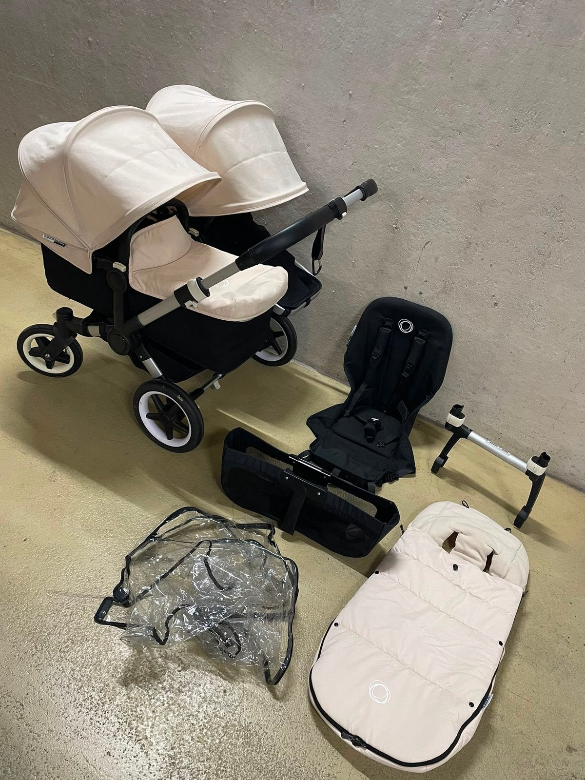 Bugaboo donkey 2 duo off white/zwart, Support@bugaboo.com, Gebruikt, Bugaboo, Ophalen of Verzenden