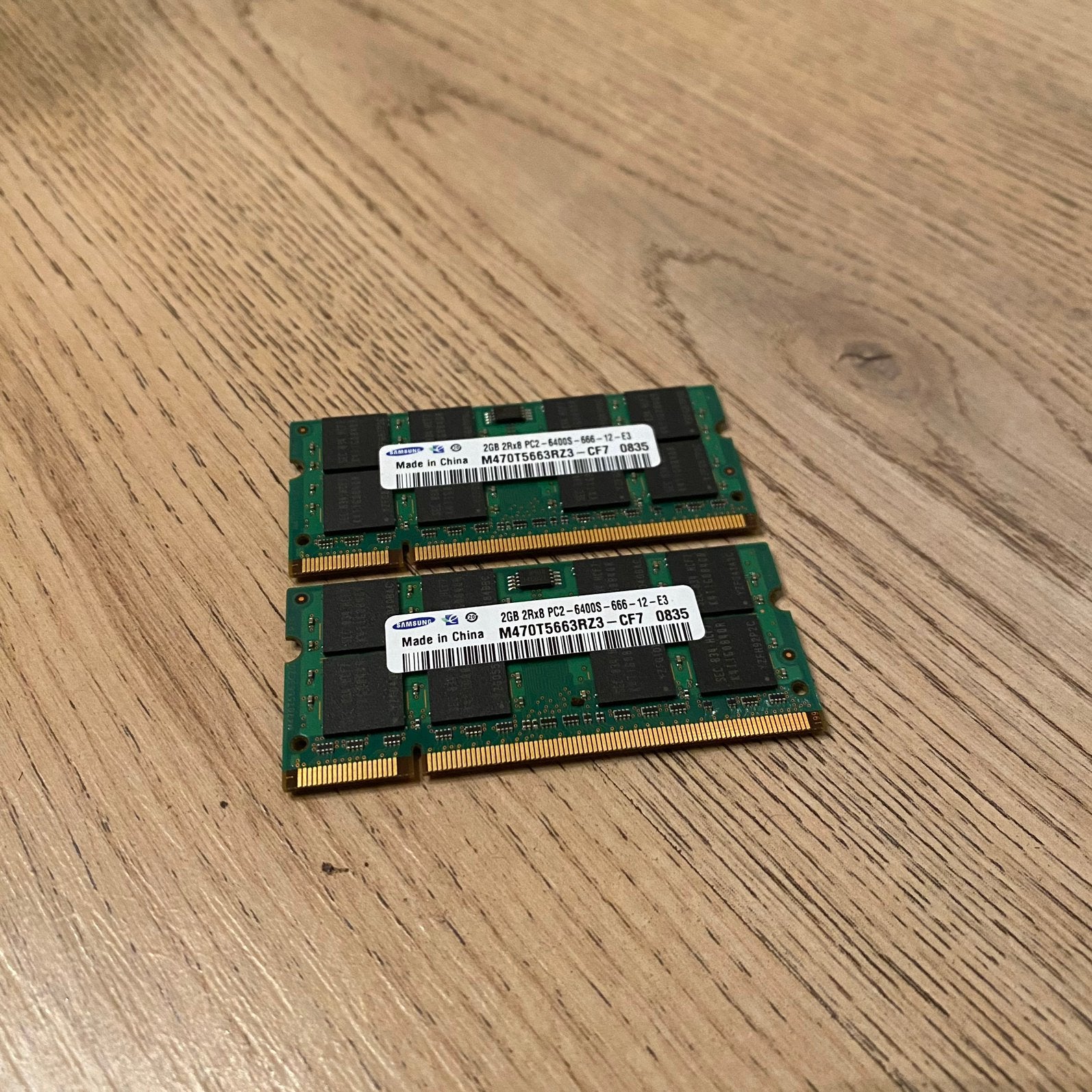 samsung  4GB 2Rx8 DDR2 800MHz  ( 2x 2GB ), Computers en Software, RAM geheugen, Gebruikt, Laptop, 4 GB, DDR2, Ophalen of Verzenden