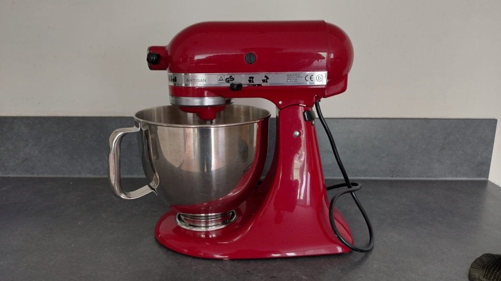 Kitchenaid Artisan (5KSM150) standmixer, Witgoed en Apparatuur, Keukenmixers, 4 liter of meer, Ophalen, Gebruikt, 3 snelheden of meer