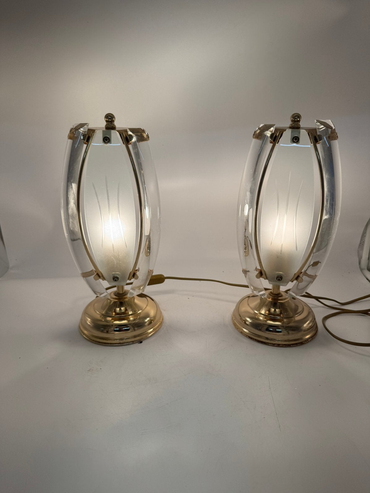 Set Vintage Hollywood Regency Tafellampen Messing, GlasAcryl, Ophalen of Verzenden