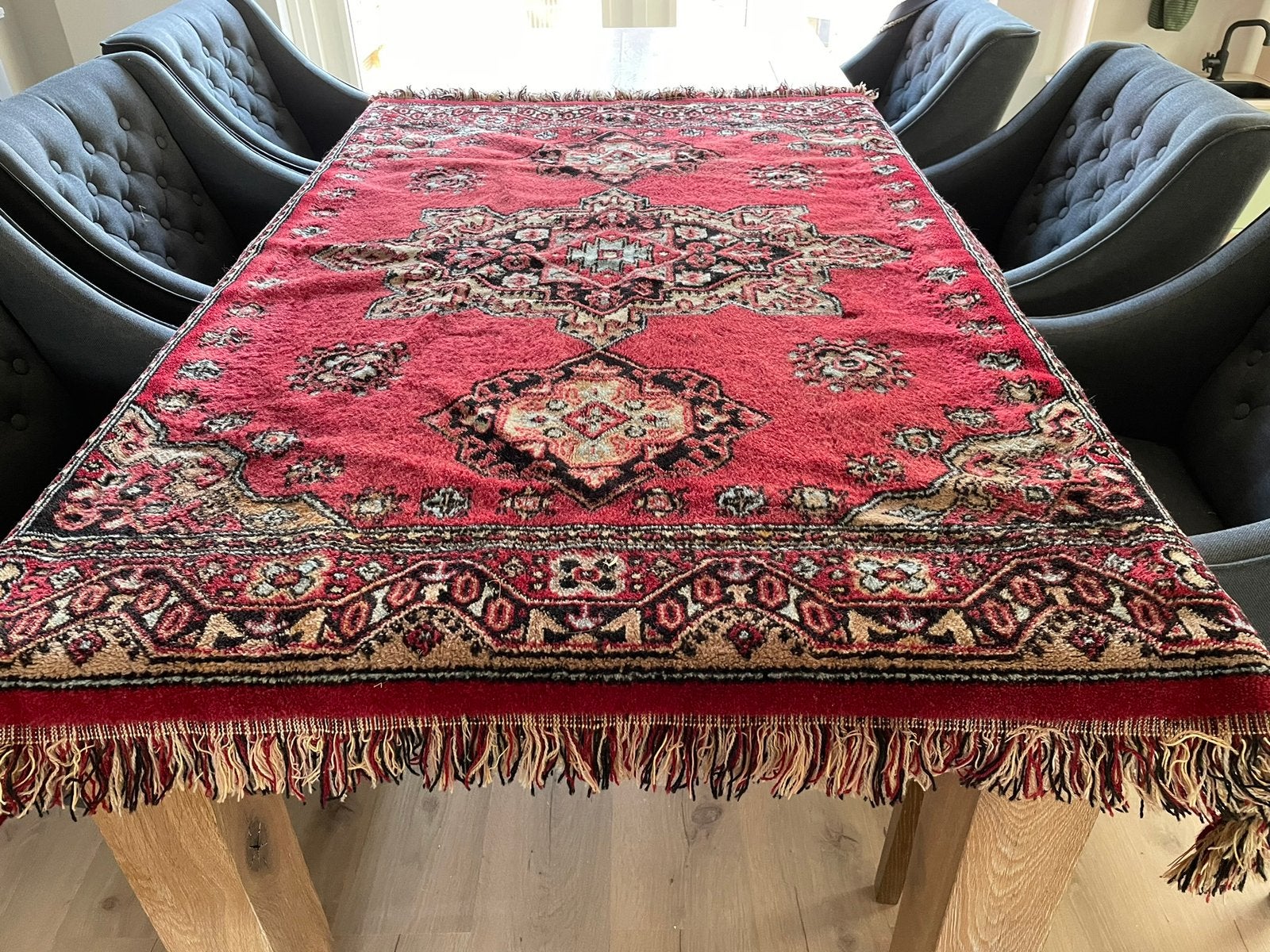Ouderwets smyrnatafelkleed bordeauxrood – 165 x 130 cm, Ophalen, Overige materialen, Gebruikt, 165 cm
