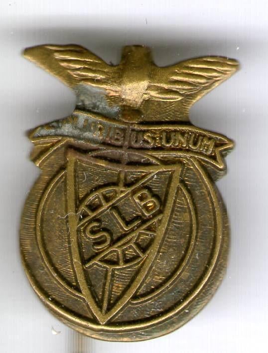 S.L.B. Benfica koper voetbalclub speldje ( Z_076 ), Verzenden, Zo goed als nieuw, Sport, Speldje of Pin
