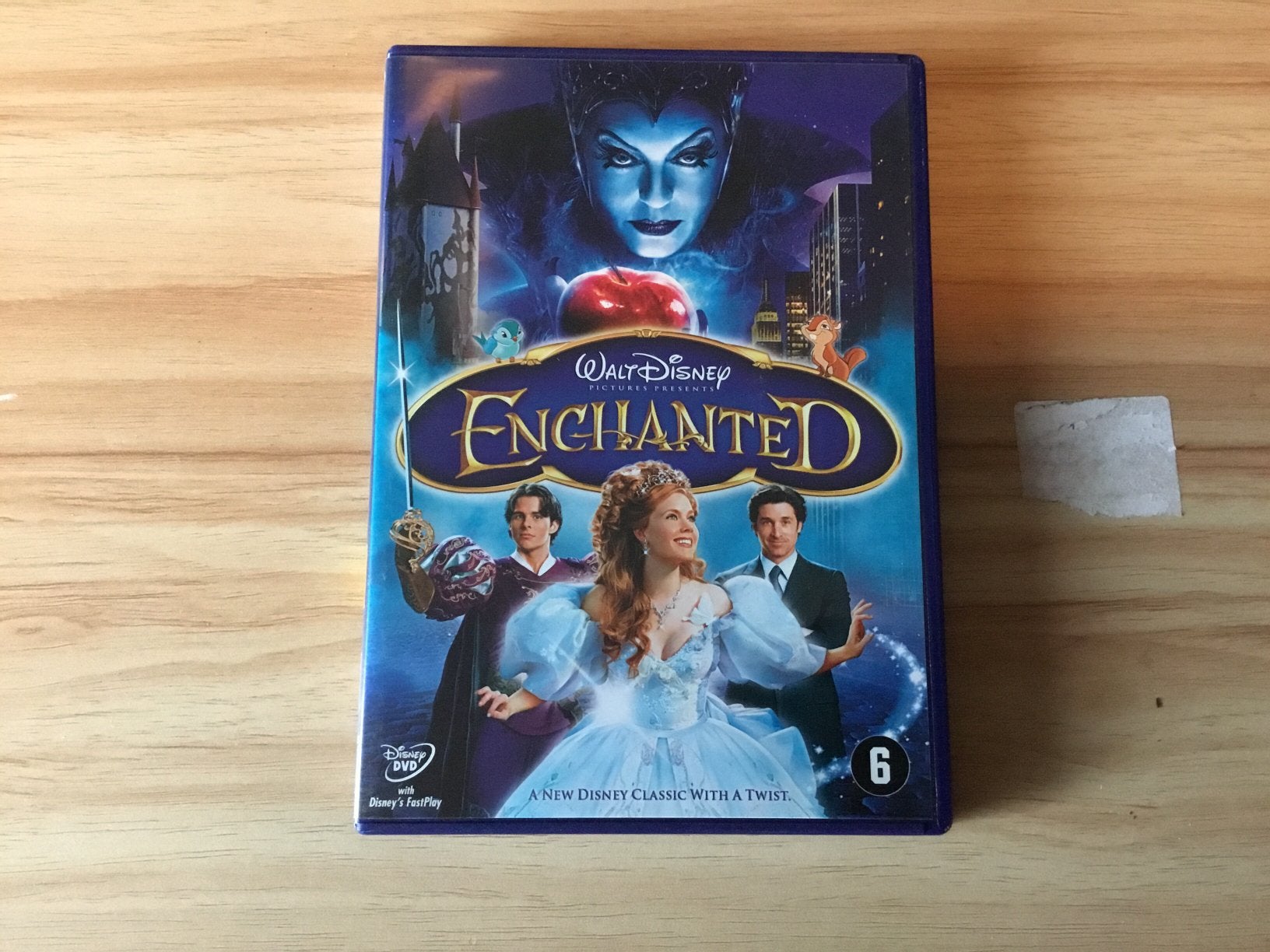 Dvd enchanted, Alle leeftijden, Ophalen of Verzenden, Zo goed als nieuw