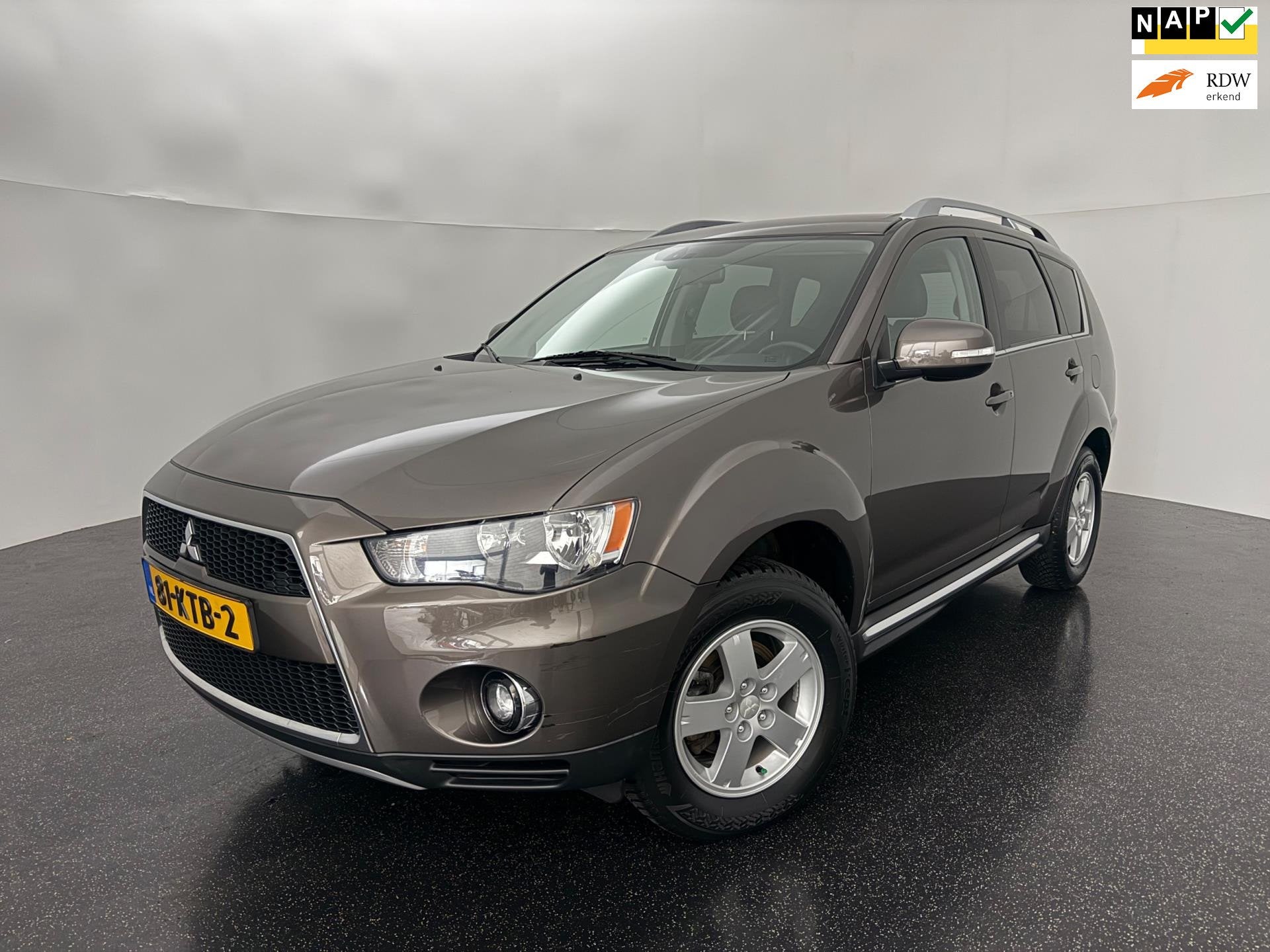 Mitsubishi Outlander 2.0 Intro Edition AUT, Auto's, 1998 cc, Zwart, 4 cilinders, Bruin
