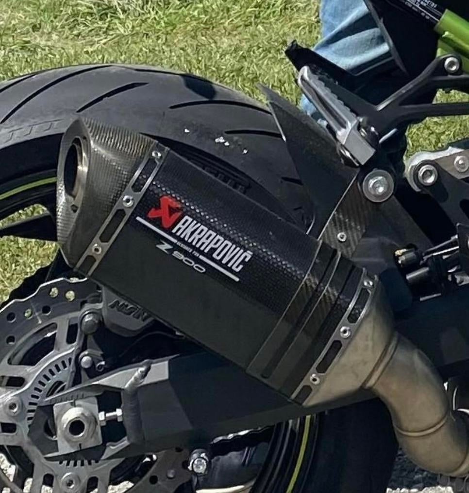 Akrapovic uitlaat voor Kawasaki Z900 - Carbon, Ophalen of Verzenden, Gebruikt