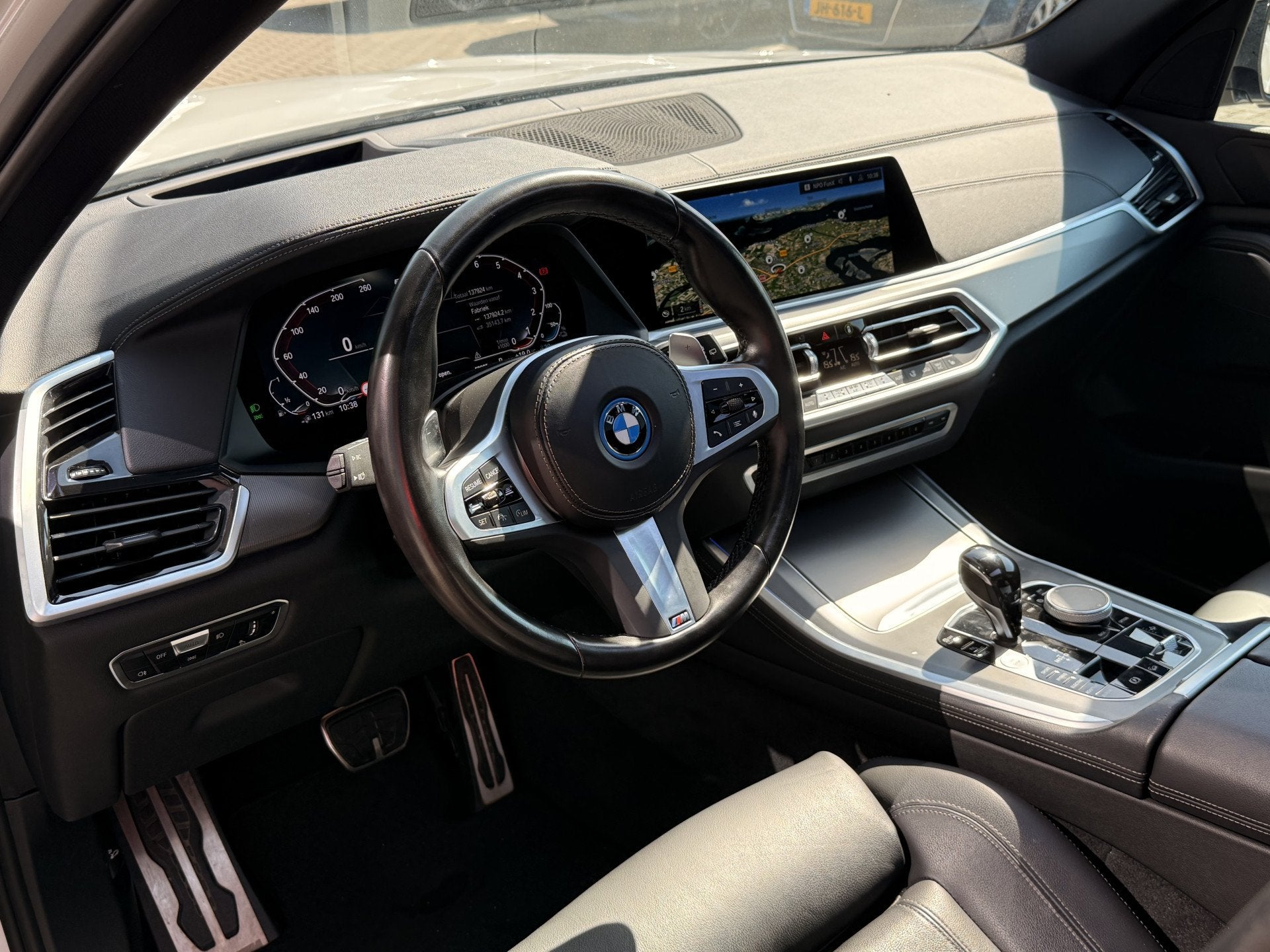 Foto 18 van BMW X5 xDrive45e High Executive | M Pakket | Pano | Luchtver