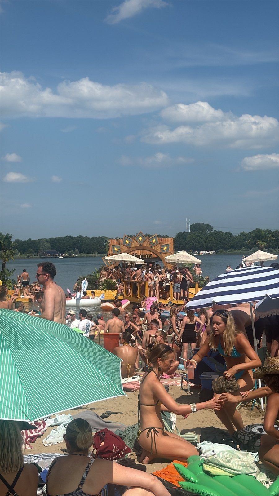 3 tickets voor lago lago te koop, Drie personen of meer
