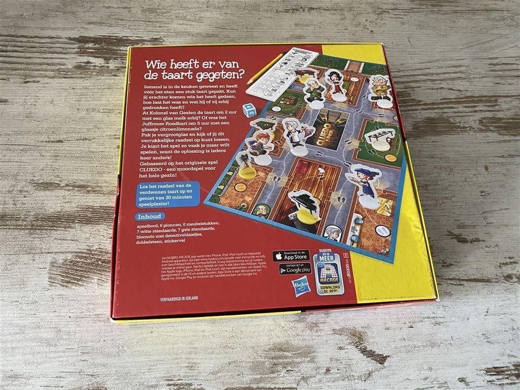 Cluedo junior vierkante versie [s723], Hobby en Vrije tijd, Gezelschapsspellen | Bordspellen, Verzenden, Zo goed als nieuw