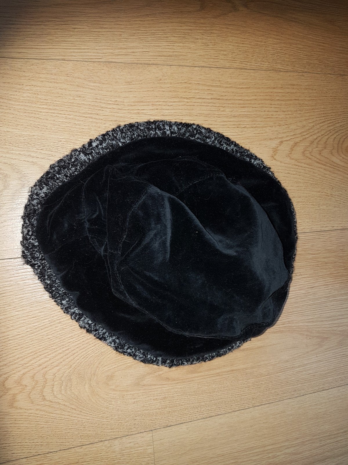 Fluwelen pothoedje, Kleding | Dames, Ophalen of Verzenden, Gedragen, One size fits all, Hoed