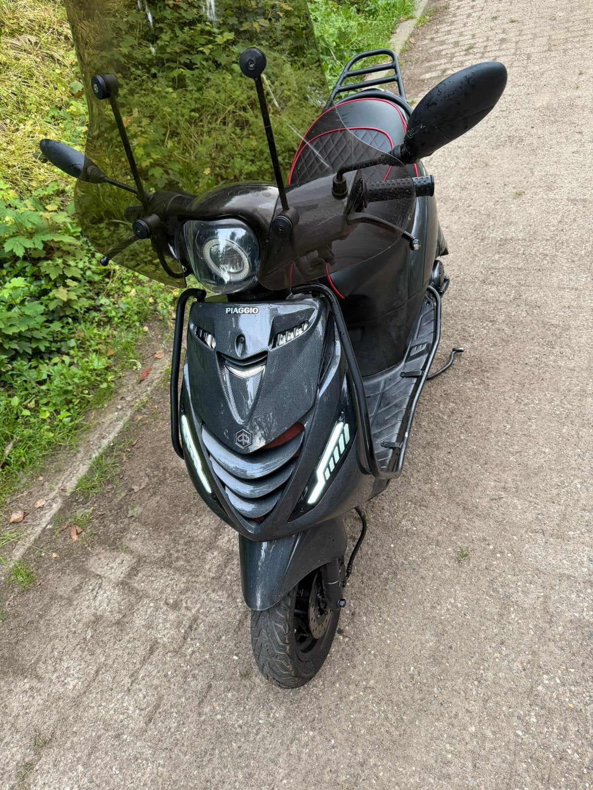 Piaggio zip full option, Ophalen, Zo goed als nieuw, Benzine, Zip