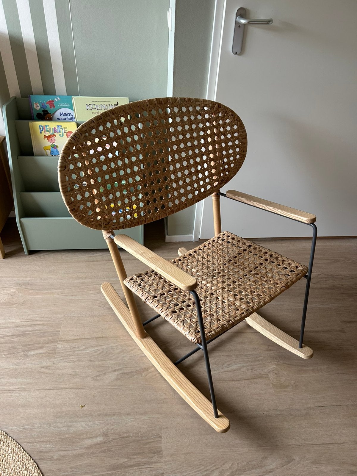IKEA GRÖNADAL Schommelstoel – Rotan & Essenhout, Kinderen en Baby's, Ophalen, Zo goed als nieuw, Stoel(en)