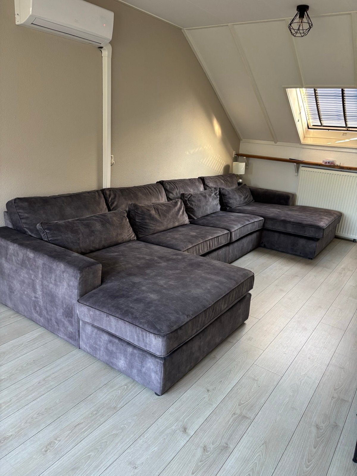 Zeer nette antraciet stoffen bank van Seats and Sofa's, Ophalen, 150 tot 200 cm, Hoekbank, Zo goed als nieuw