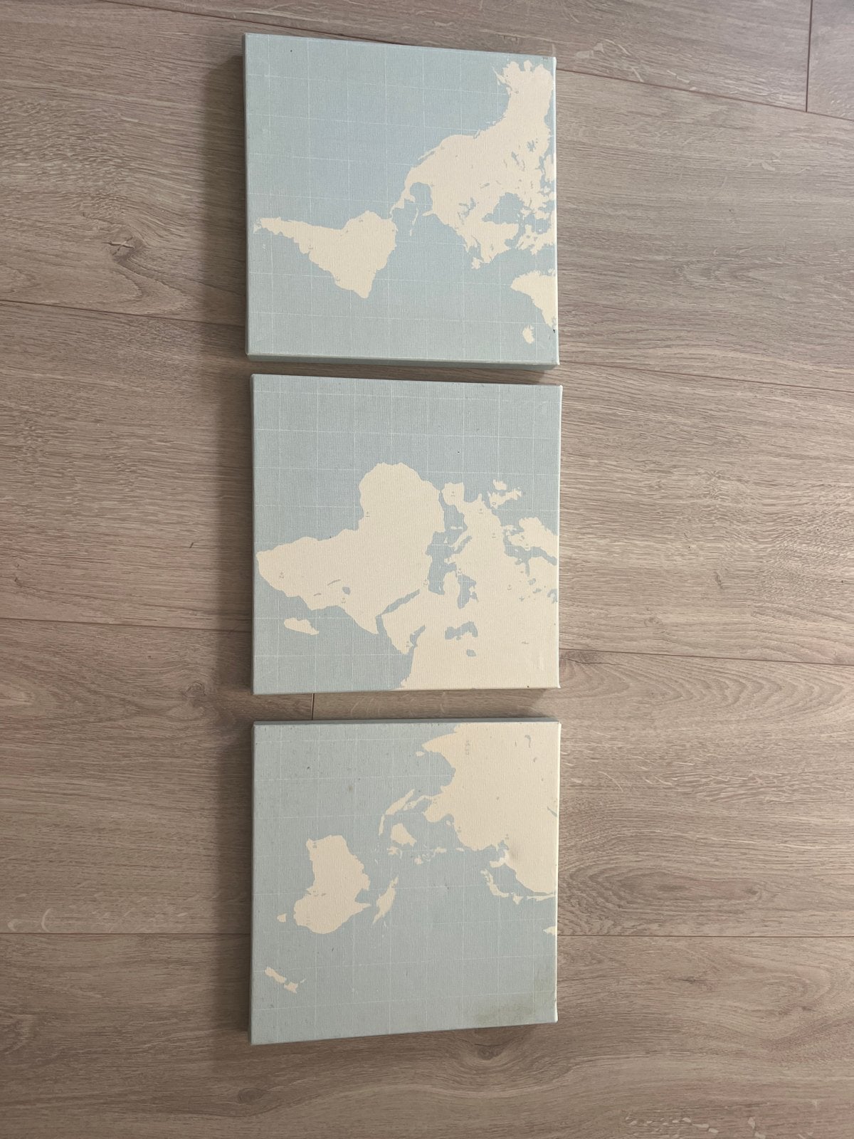 IKEA PJÄTTERYD Wereldkaart Canvas Schilderijen (3 stuks), Ophalen, Gebruikt, Schilderij, Textiel