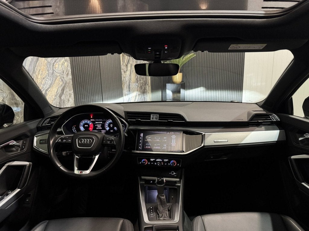Audi Q3 35 TFSI S-line Black Optic|PANO|BLIND SPOT|MEMORY|LE, 15 km/l, 4 cilinders, 150 pk, Zwart