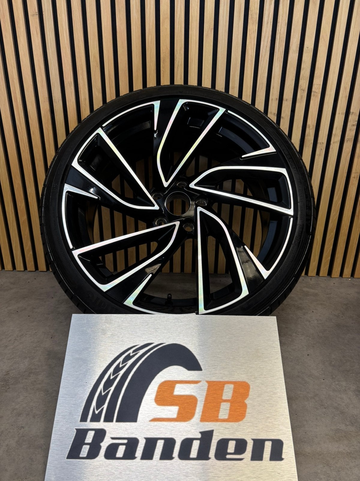 Volkswagen Golf 19 inch Adelaide Velg + band reserve wiel 1x, Gebruikt, Adelaide, Volkswagen, Ophalen of Verzenden