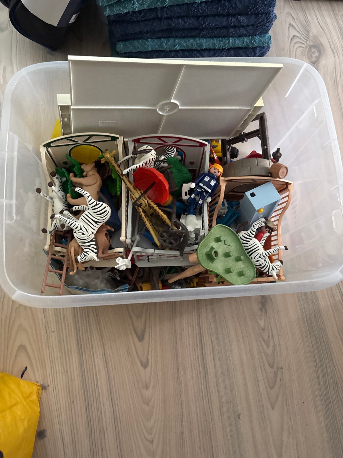 Grote bak met Playmobil dierentuin en safari speelgoed, Ophalen, Gebruikt, Jongen of Meisje