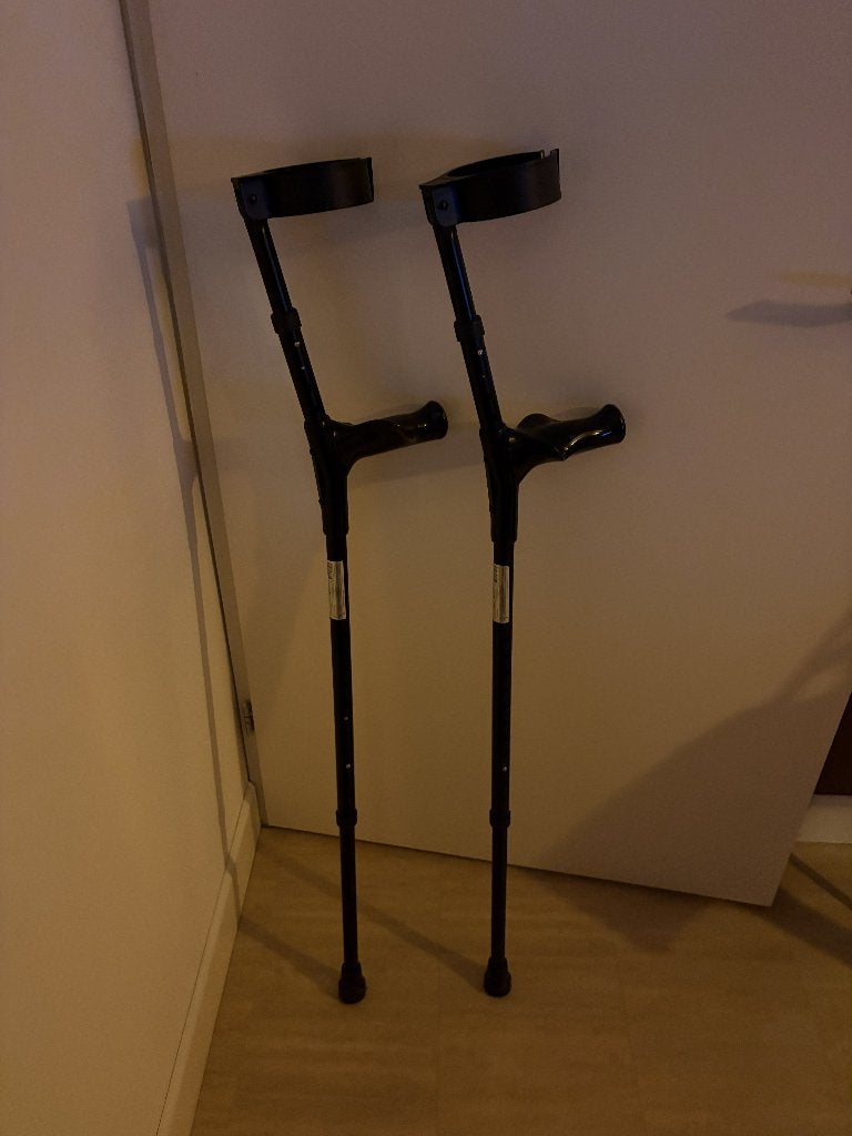 Elleboogkrukken, Diversen, Loopkrukken, Ophalen, Zo goed als nieuw