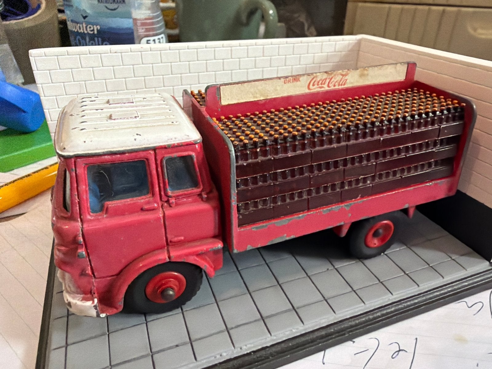 Dinky Toys Bedford Coca-Cola vrachtwagen met frisdrankkratte, D, Gebruikt, Dinky Toys, Ophalen of Verzenden