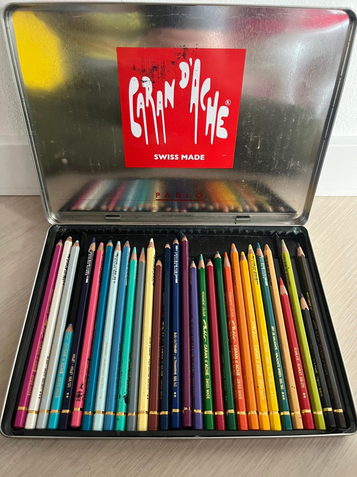Set 30 Caran D’Ache Potloden, Ophalen, Zo goed als nieuw, Potlood of Stift