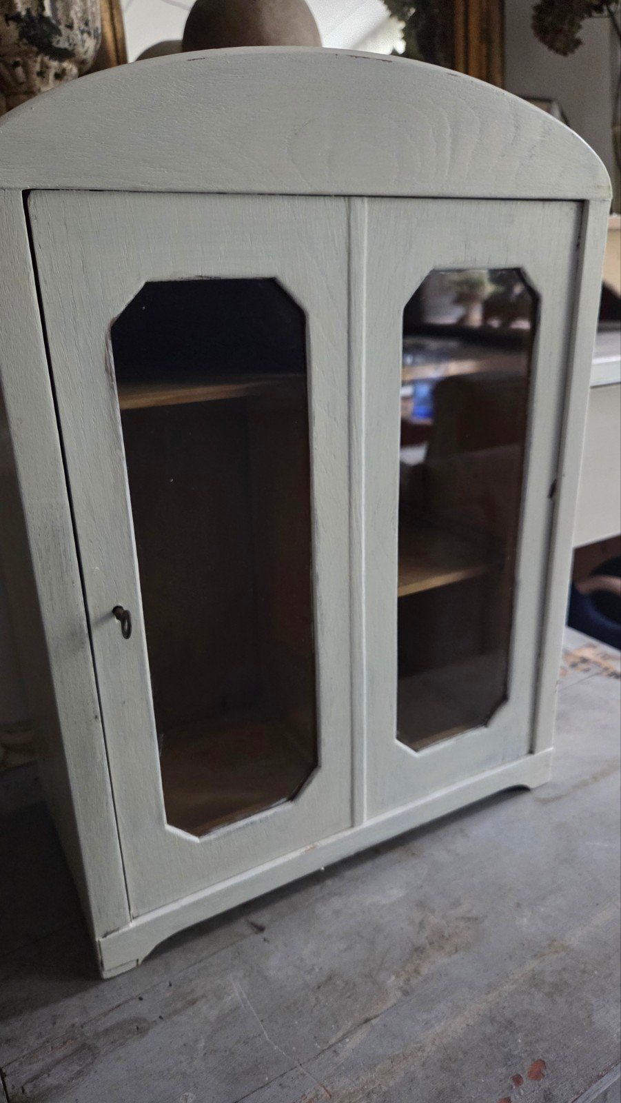 Brocante oud Frans houten kastje vitrinekastje, Ophalen