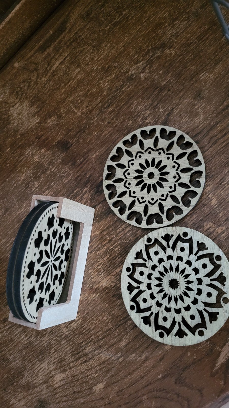 Houten onderzetters met houder - Mandala design, Huis en Inrichting, Hout, Glasonderzetter, Nieuw, Ophalen of Verzenden
