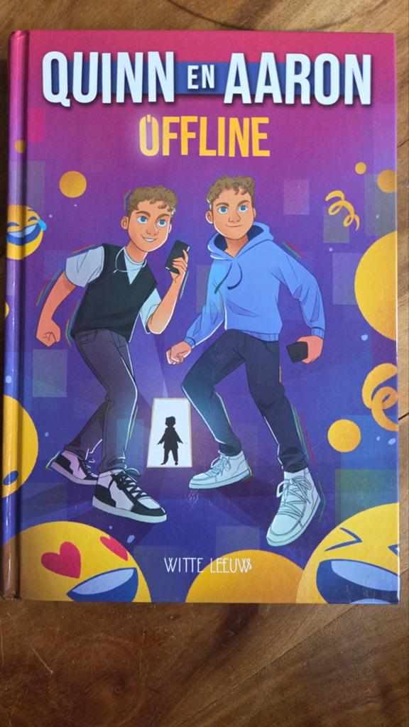 Quinn en Aaron Offline - Avontuurlijk jeugdboek, Ophalen of Verzenden, Zo goed als nieuw, Quinn en Aaron Bezemer, Fictie