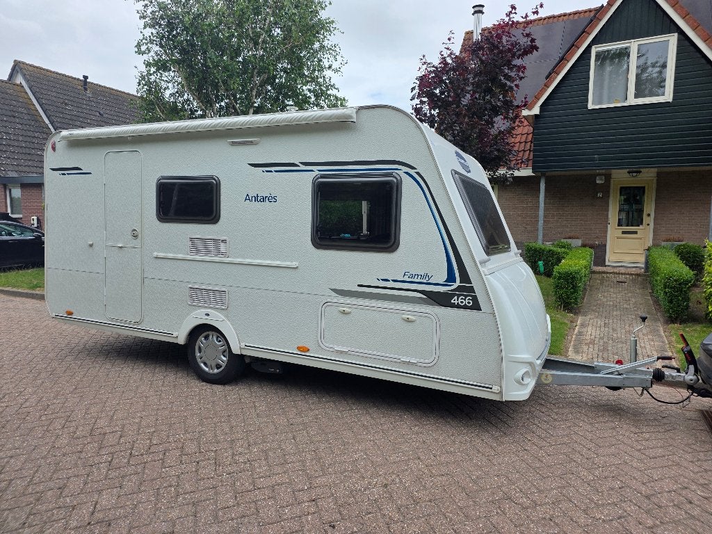Caravan Caravelair Antares 466 Family, Caravans en Kamperen, Caravans, Particulier, tot en met 6, 750 - 1000 kg, Treinzit, Caravelair