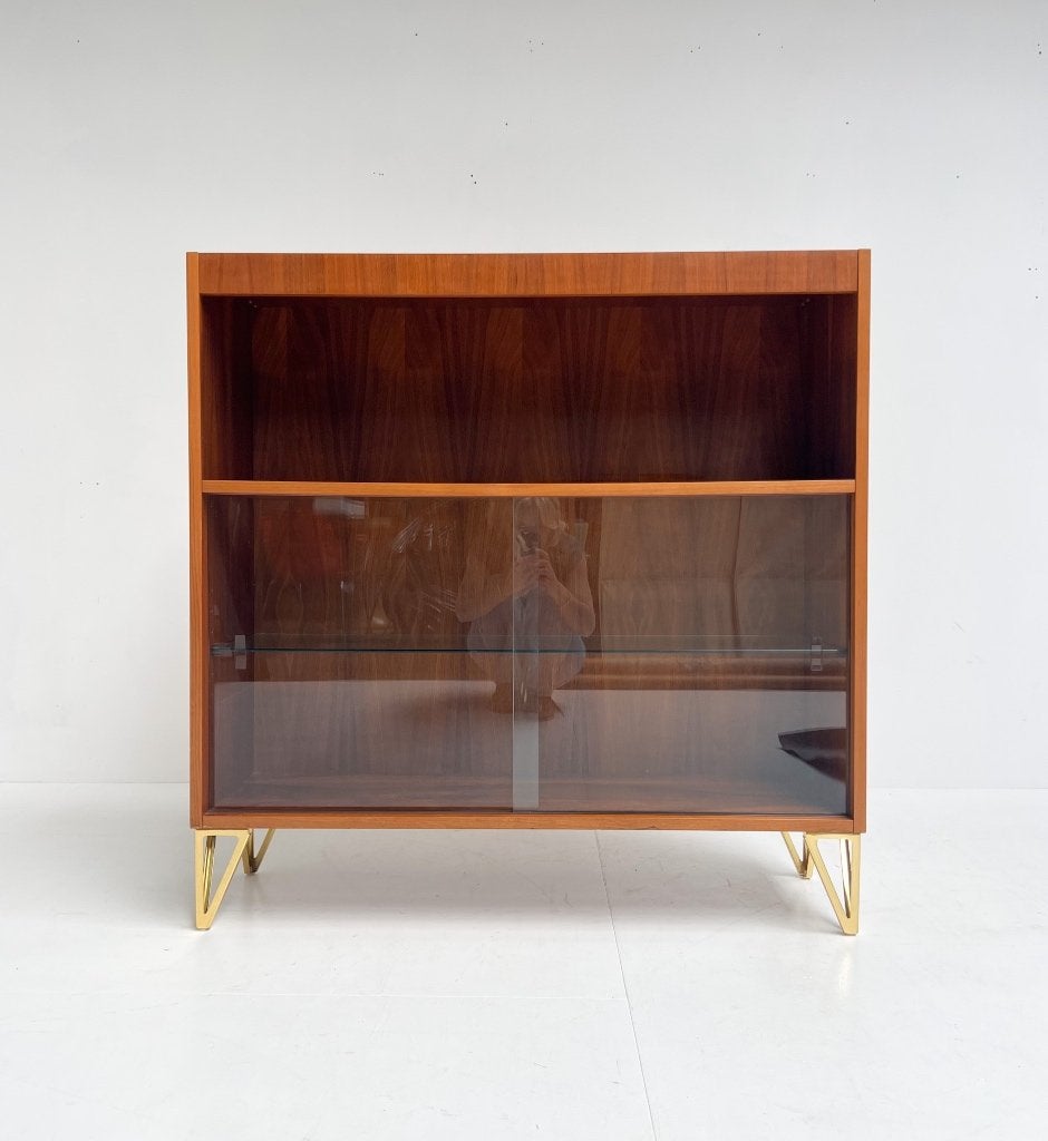 Deense wandkast met metalen pootjes, 1970's, Met plank(en), Gebruikt, 100 tot 150 cm, 100 tot 150 cm