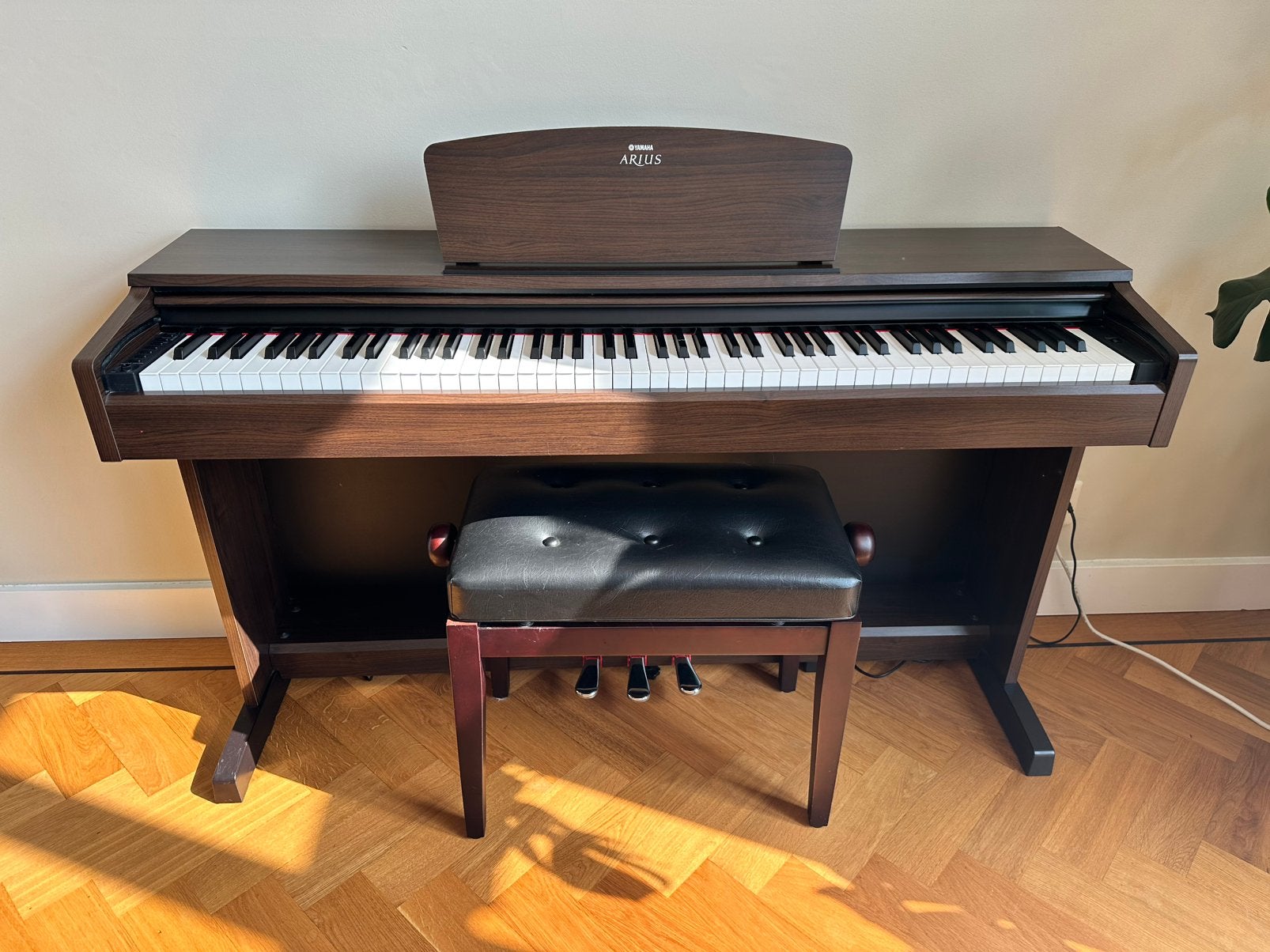 Yamaha Arius YDP 140, Ophalen, Bruin, Digitaal, Zo goed als nieuw
